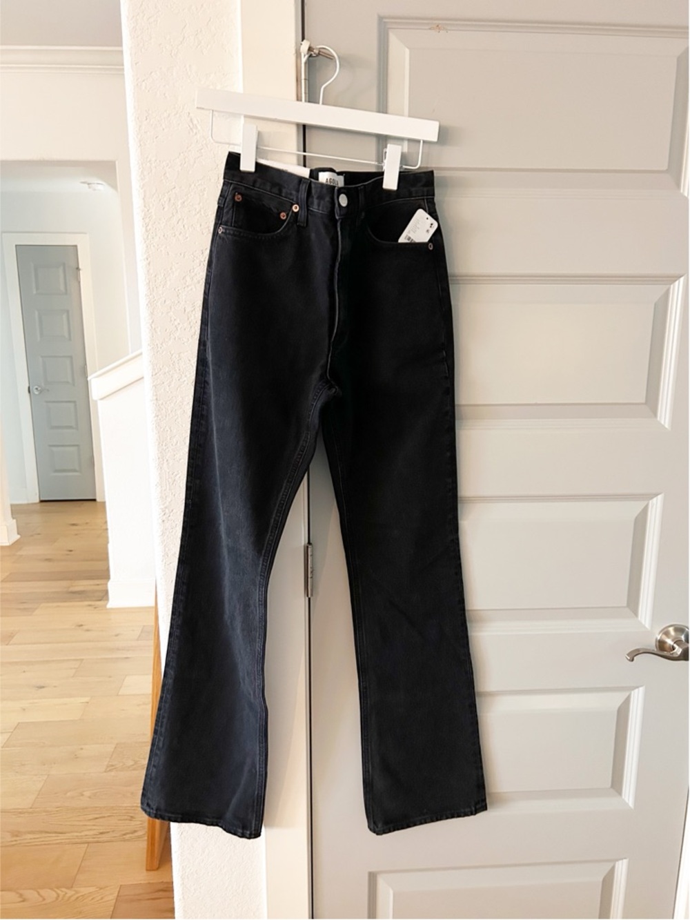 NWT Agolde Leena Mid Rise Baby Flare Jeans Forecast Black - Picture 4 of 7